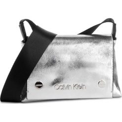 Torebka CALVIN KLEIN - Snap Sml Flap Crossbody Met K60K604928 067. Listonoszki damskie marki Calvin Klein. Za 399.00 zł.
