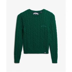 Sweter z cienkimi warkoczami, klasyczny, okrągły dekolt, damski Superdry. Zielone swetry damskie Superdry., na zimę, bez wzorów, ze splotem, klasyczne, bez kołnierzyka, bez ramiączek, bez kaptura. Za 277.50 zł.