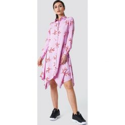 NA-KD Asymetryczna sukienka koszulowa midi - Pink,Multicolor. Sukienki damskie marki NA-KD. W wyprzedaży za 64.78 zł.