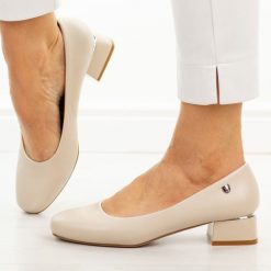 Cieliste czółenka damskie na obcasie Sergio Leone Pb417. Czółenka damskie Sergio Leone, bez wzorów, ze skóry, eleganckie, bez obcasa, na obcasie, bez zapięcia. Za 169.00 zł.