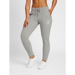 Damskie spodnie dresowe Hummel Noni 2.0. Szare spodnie dresowe damskie Hummel, xs, bez wzorów, z dresówki. Za 167.50 zł.