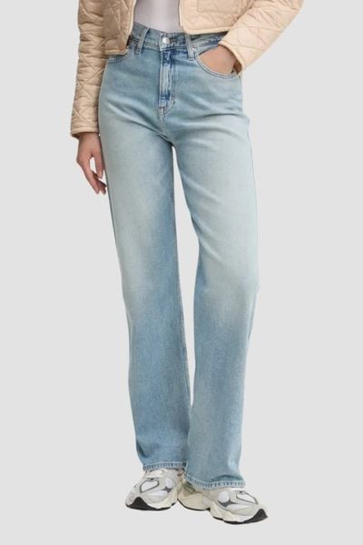 TOMMY JEANS Błękitne jeansy damskie, Rozmiar 26/32. Niebieskie jeansy damskie Tommy Jeans. W wyprzedaży za 299.99 zł.