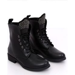 Botki militarne czarne 7369-PA Black. Czarne botki damskie ButyModne, ze skóry ekologicznej, klasyczne, bez obcasa, na płaskiej podeszwie, bez zapięcia. W wyprzedaży za 99.00 zł.
