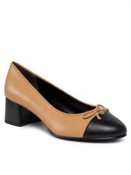 Tory Burch Czółenka 156210 Beżowy. Brązowe czółenka damskie Tory Burch, bez wzorów, ze skóry, bez obcasa, bez zapięcia. Za 1,129.00 zł.