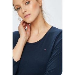 Tommy Hilfiger - Bluzka. Bluzki damskie marki Tommy Hilfiger. W wyprzedaży za 159.90 zł.