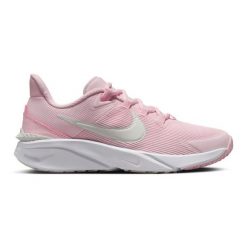 Buty do biegania Nike Star Runner 4 DX7615-602 różowe. Czerwone obuwie sportowe damskie bez wzorów, z gumy, do biegania. Za 371.16 zł.