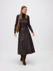 Spódnica midi z imitacji skóry - brązowy. Brązowe spódnice damskie Reserved, l, bez wzorów, ze skóry, midi, rozkloszowane. W wyprzedaży za 79.99 zł.