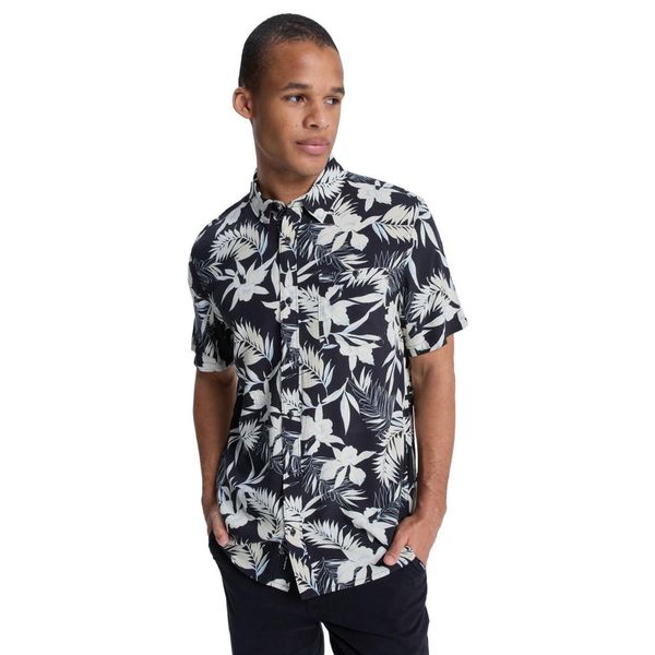 Dla Mężczyzn LEMNAS Czarny. Czarne koszule męskie Quiksilver, m, bez wzorów, z materiału, bez kołnierzyka, bez ramiączek. Za 249.99 zł.