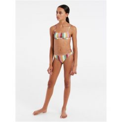 Strój kąpielowy dziewczęcy dwuczęściowy Protest Prtalley Jr bikini. Czerwone stroje kąpielowe dla dziewczynek Protest, bez wzorów. W wyprzedaży za 197.99 zł.