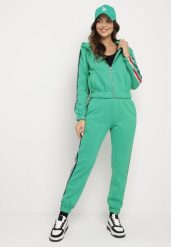 Zielony Komplet Dresowy Zdobiony Kolorowym Lampasem Spodnie i Bluza z Kapturem Neviantha. Zielone bluzy damskie Born2be, l, z aplikacjami, z dresówki, z kapturem. Za 109.99 zł.