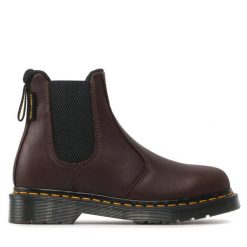Sztyblety Dr. Martens. Czerwone botki damskie Dr. Martens, bez obcasa, na płaskiej podeszwie, bez zapięcia. Za 789.99 zł.