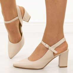 Cieliste sandały damskie na słupku z zakrytymi palcami Sergio Leone sk446. Sandały damskie Sergio Leone, bez wzorów, ze skóry, bez obcasa, na słupku, bez zapięcia. Za 159.00 zł.