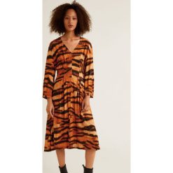Mango - Sukienka Huna. Sukienki damskie marki Mango. W wyprzedaży za 199.90 zł.