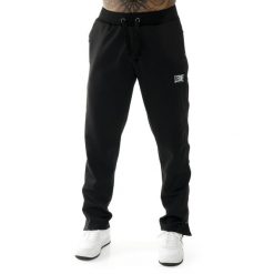 Herrenhose aus Triacetat mit Knöpfen i kontrastowe logo Leone 1947 Tech-Logo. Czarne buty sportowe męskie LEONE 1947 APPAREL, bez wzorów, z poliesteru, na fitness i siłownię. W wyprzedaży za 147.35 zł.