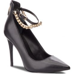Szpilki GUESS - FLOEA4 LEA08 BLACK. Szpilki damskie marki Guess. W wyprzedaży za 439.00 zł.