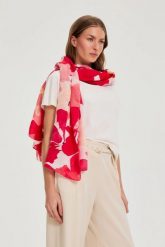 Szal w kwiaty czerwony. Czerwone szaliki i chusty damskie MOODO, bez wzorów, z poliesteru. Za 49.99 zł.