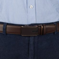 Pasek męski skórzany 3,5 cm klamra automatyczna Beltimore brązowy 50-585 : Kolory - brązowy, beżowy, Rozmiar pasków - r.110-125 cm. Brązowe paski damskie bez wzorów, ze skóry, wizytowe. Za 64.99 zł.