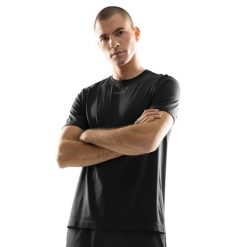 Męska koszulka treningowa z krótkim rękawem Fitness Siroko Conquer. Czarne koszulki sportowe męskie SIROKO, m, bez wzorów, z tkaniny, bez kołnierzyka, bez ramiączek, na fitness i siłownię. Za 105.00 zł.