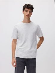 Sweter z krótkim rękawem z dodatkiem lnu - jasnoszary. Szare swetry przez głowę męskie Reserved, l, bez wzorów, z bawełny, bez kołnierzyka. Za 79.99 zł.