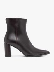 Bordowe wyższe botki na słupku. Czerwone botki damskie Ryłko, ze skóry, eleganckie, bez obcasa, na obcasie, bez zapięcia. Za 549.99 zł.