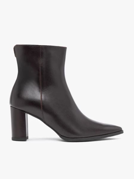 Bordowe wyższe botki na słupku. Czerwone botki damskie Brawo sp. z o.o., ze skóry, eleganckie, bez obcasa, na obcasie, bez zapięcia. Za 549.99 zł.