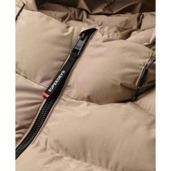 Kurtka puchowa Superdry Sports. Brązowe kurtki męskie Superdry., m, bez wzorów, z puchu. Za 548.95 zł.