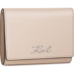 Duży Portfel Damski KARL LAGERFELD - 86KW3211 Biscuit. Brązowe portfele damskie KARL LAGERFELD, bez wzorów, ze skóry. W wyprzedaży za 299.00 zł.