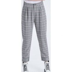 Spodnie chino w kratę - Jasny szary. Spodnie materiałowe damskie marki Cropp. Za 89.99 zł.
