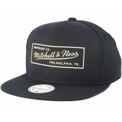 Czapka Mitchell & Ness raised perimetre. Czarne czapki i kapelusze męskie Mitchell & Ness, bez wzorów. Za 210.50 zł.