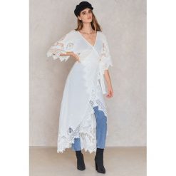 FAYT Sukienka Diaz - White. Sukienki damskie marki FAYT. W wyprzedaży za 99.18 zł.