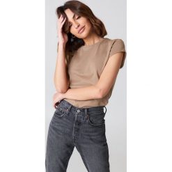 NA-KD Basic T-shirt z surowym wykończeniem - Brown,Beige. T-shirty damskie marki NA-KD Basic. Za 52.95 zł.
