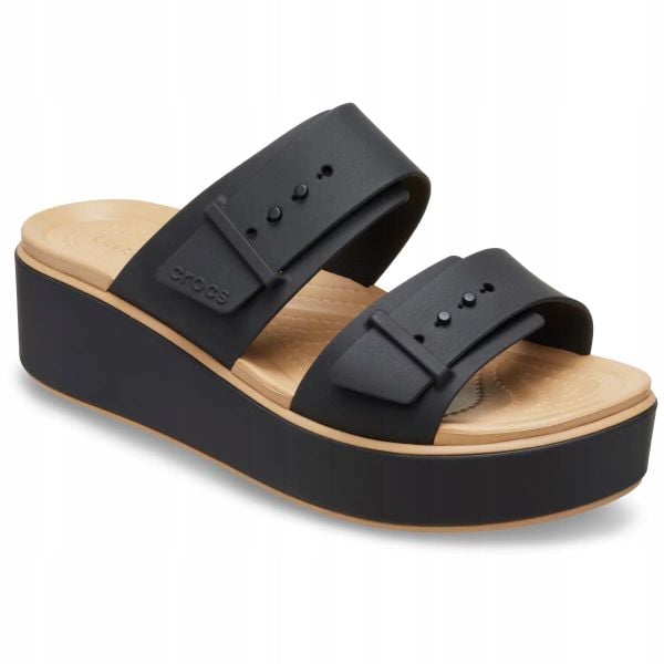 Sandały dla Kobiet Crocs Brooklyn Buckle Matte Wrap. Brązowe sandały damskie Crocs, bez wzorów, z materiału, bez obcasa, na platformie, bez zapięcia. Za 289.99 zł.