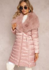 Różowa Długa Kurtka Ozdobiona Futerkiem na Kołnierzu i Pikowaniem Novenna. Czerwone kurtki damskie Renee, l, bez wzorów, z futra, bez kaptura. Za 359.99 zł.