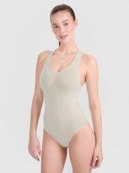 4F Body treningowe szybkoschnące damskie - beżowe M/L. Brązowe koszulki sportowe damskie 4f, l, bez wzorów, z dzianiny, bez kołnierzyka, bez ramiączek. W wyprzedaży za 59.99 zł.