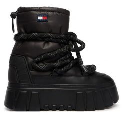 Śniegowce Tommy Jeans. Czarne śniegowce i trapery damskie Tommy Jeans, z jeansu. Za 649.99 zł.