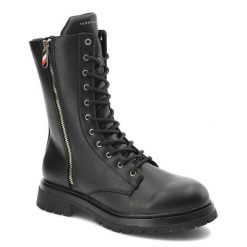 Czarne Botki Tommy Hilfiger Modne Buty Damskie. Czarne kozaki damskie Tommy Hilfiger, ze skóry ekologicznej, bez obcasa, na obcasie. Za 449.00 zł.