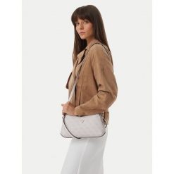 Torebka Guess. Białe torebki do ręki damskie Guess, z aplikacjami, klasyczne, bez dodatków. Za 584.99 zł.