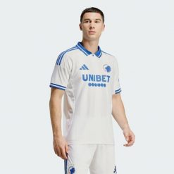 F.C. Koszulka Copenhagen 25/26 Home. Białe koszulki sportowe męskie Adidas, bez wzorów, bez kołnierzyka, bez ramiączek, do piłki nożnej. Za 439.00 zł.