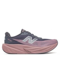Buty do biegania New Balance. Czerwone obuwie sportowe damskie New Balance, bez wzorów, do biegania. Za 699.99 zł.
