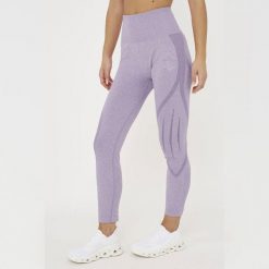 Legginsy fitness damskie leslie liliowe. Czerwone legginsy damskie Legea, bez wzorów, z elastanu, na fitness i siłownię. W wyprzedaży za 97.00 zł.