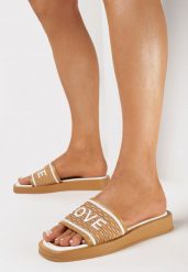 Brązowe Klapki z Kwadratowym Noskiem i Paskiem z Napisem Jeliana. Brązowe klapki damskie Born2be, bez wzorów, eleganckie, bez obcasa, na płaskiej podeszwie. Za 74.99 zł.
