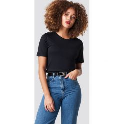 NA-KD Basic T-shirt basic z okrągłym dekoltem - Black. T-shirty damskie marki NA-KD Basic. Za 52.95 zł.