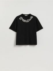 T-shirt z imitacją pereł - czarny. Czarne t-shirty damskie Reserved, l, bez wzorów, z bawełny, bez kołnierzyka. Za 79.99 zł.