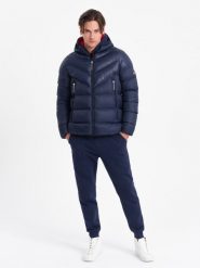 Nowoczesna pikowana męska kurtka z łączonych materiałów – granatowa V2 - Rozmiar: XL. Niebieskie kurtki męskie Ombre Clothing, m, bez wzorów, z materiału, bez kaptura. W wyprzedaży za 169.99 zł.