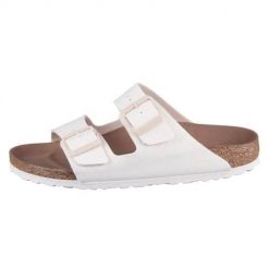 Klapki damskie Birkenstock Arizona. Białe klapki damskie Birkenstock, bez wzorów, z materiału, bez obcasa. Za 526.00 zł.