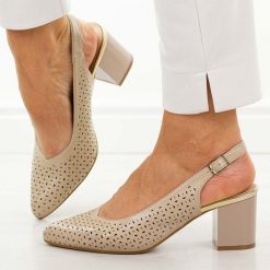 Beżowe ażurowe czółenka damskie M.Daszyński 2263A-7. Brązowe czółenka damskie M.Daszyński, w ażurowe wzory, ze skóry, casualowe, bez obcasa, na słupku, bez zapięcia. Za 169.00 zł.