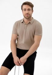 Bawełniane, gładkie polo O-WAN. Brązowe koszulki polo męskie Volcano, m, bez wzorów, z bawełny, eleganckie, bez ramiączek. Za 109.99 zł.