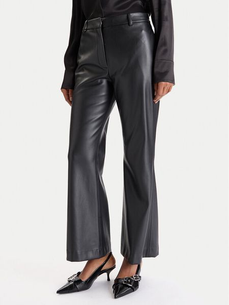 HUGO Spodnie z imitacji skóry Hamunelle-1 50546824 Czarny Flare Fit. Czarne spodnie materiałowe damskie Hugo, bez wzorów, ze skóry. Za 889.99 zł.