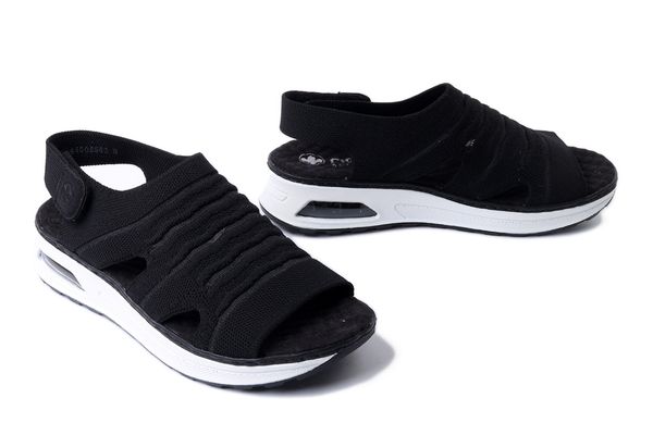RIEKER 65662-00 black, sandały damskie. Czarne sandały damskie Rieker, bez wzorów, bez obcasa, bez zapięcia. Za 319.90 zł.