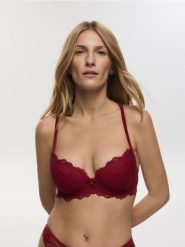 Biustonosz z koronką - czerwony. Czerwone biustonosze Reserved, bez wzorów, z dzianiny. Za 69.99 zł.